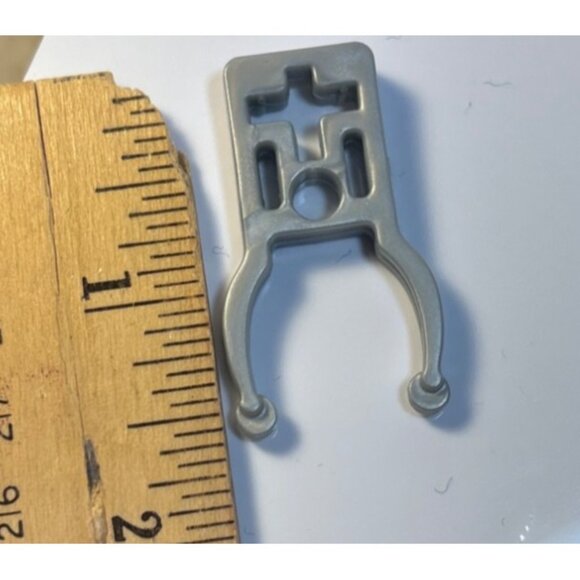 Monster High Doll Stand Clip Silver Gray Plastic Clamp Hook Mattel - Picture 3 of 4